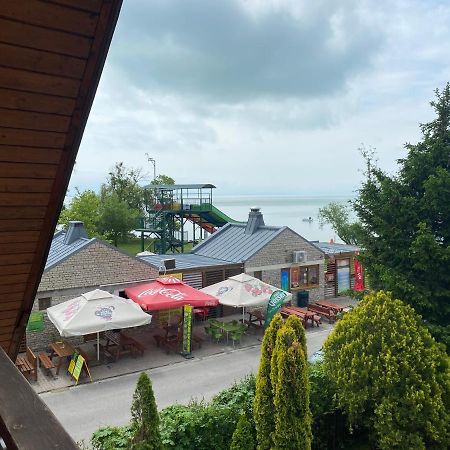 Sunset Beach Apartman Balatonfuzfo Exterior photo