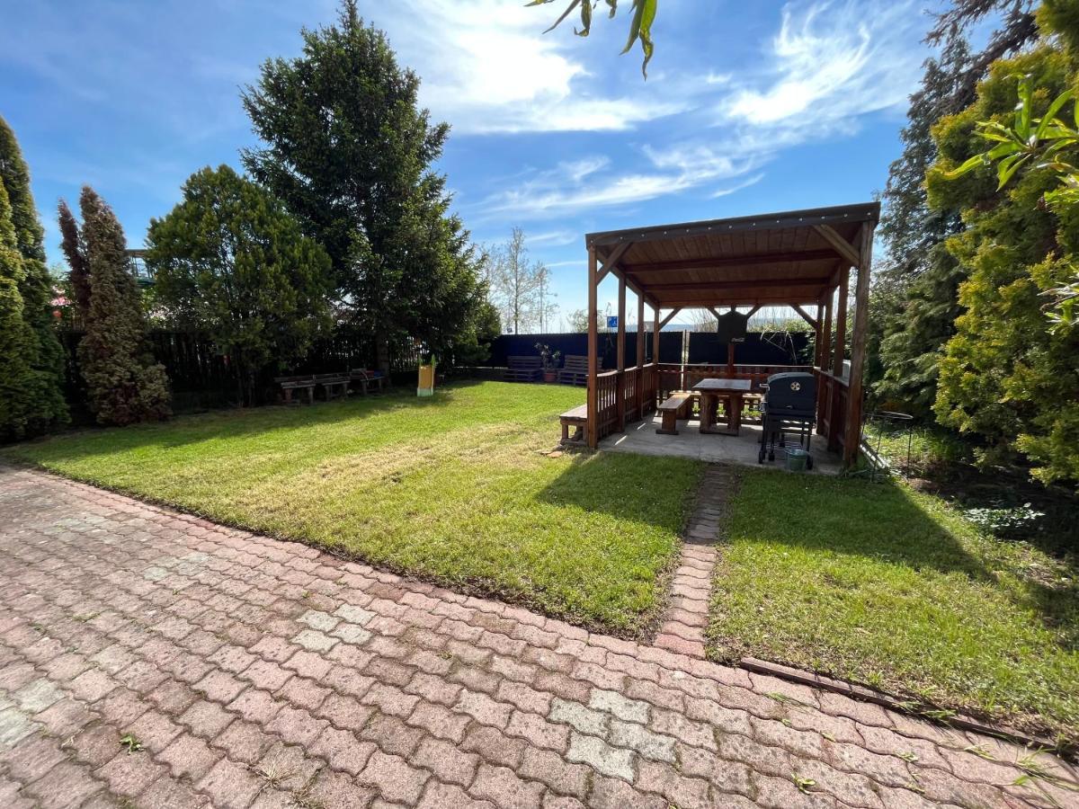 Sunset Beach Apartman Balatonfuzfo Exterior photo
