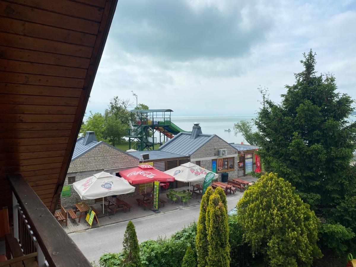 Sunset Beach Apartman Balatonfuzfo Exterior photo