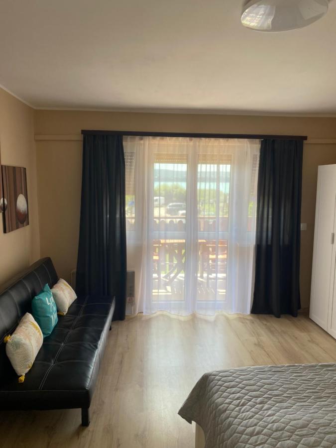 Sunset Beach Apartman Balatonfuzfo Exterior photo